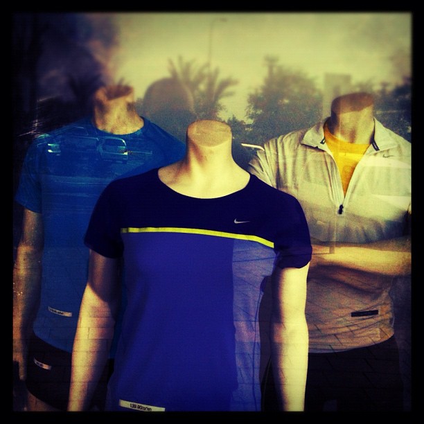 No head, no worries 
< />
<div class=